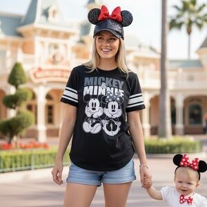 Disney Mickey & Minnie Black Women's T-Shirt XL